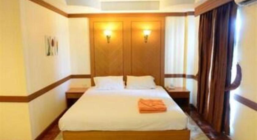 P.72 Hotel Pattaya Exteriör bild