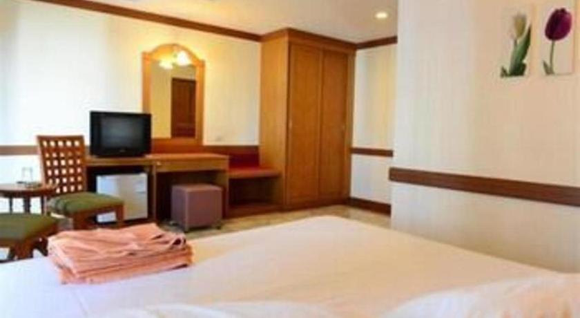 P.72 Hotel Pattaya Exteriör bild