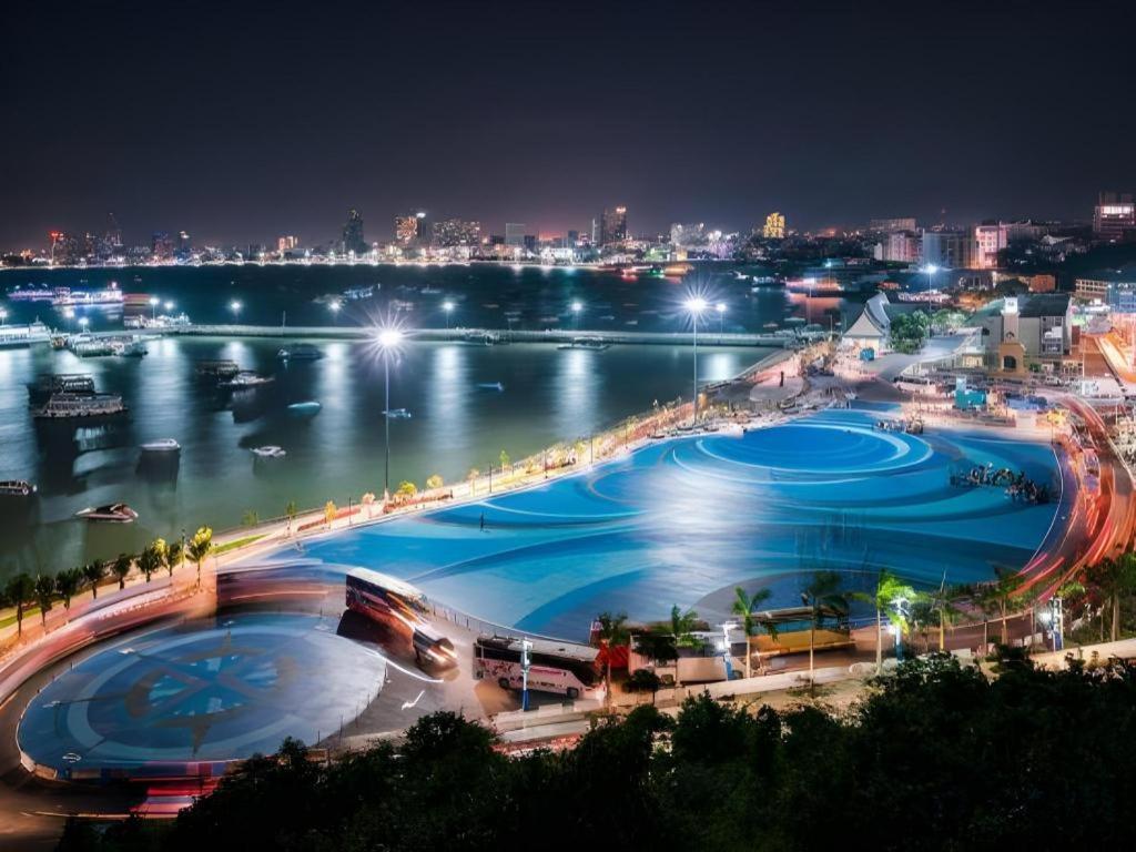 P.72 Hotel Pattaya Exteriör bild