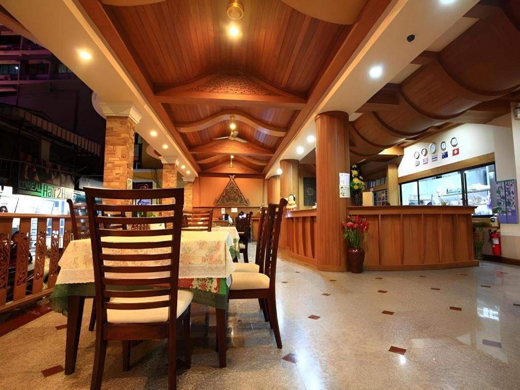 P.72 Hotel Pattaya Exteriör bild